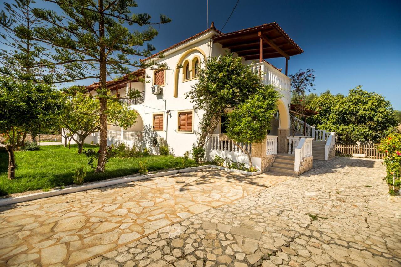 Kiki Studios Kalamákion Екстериор снимка